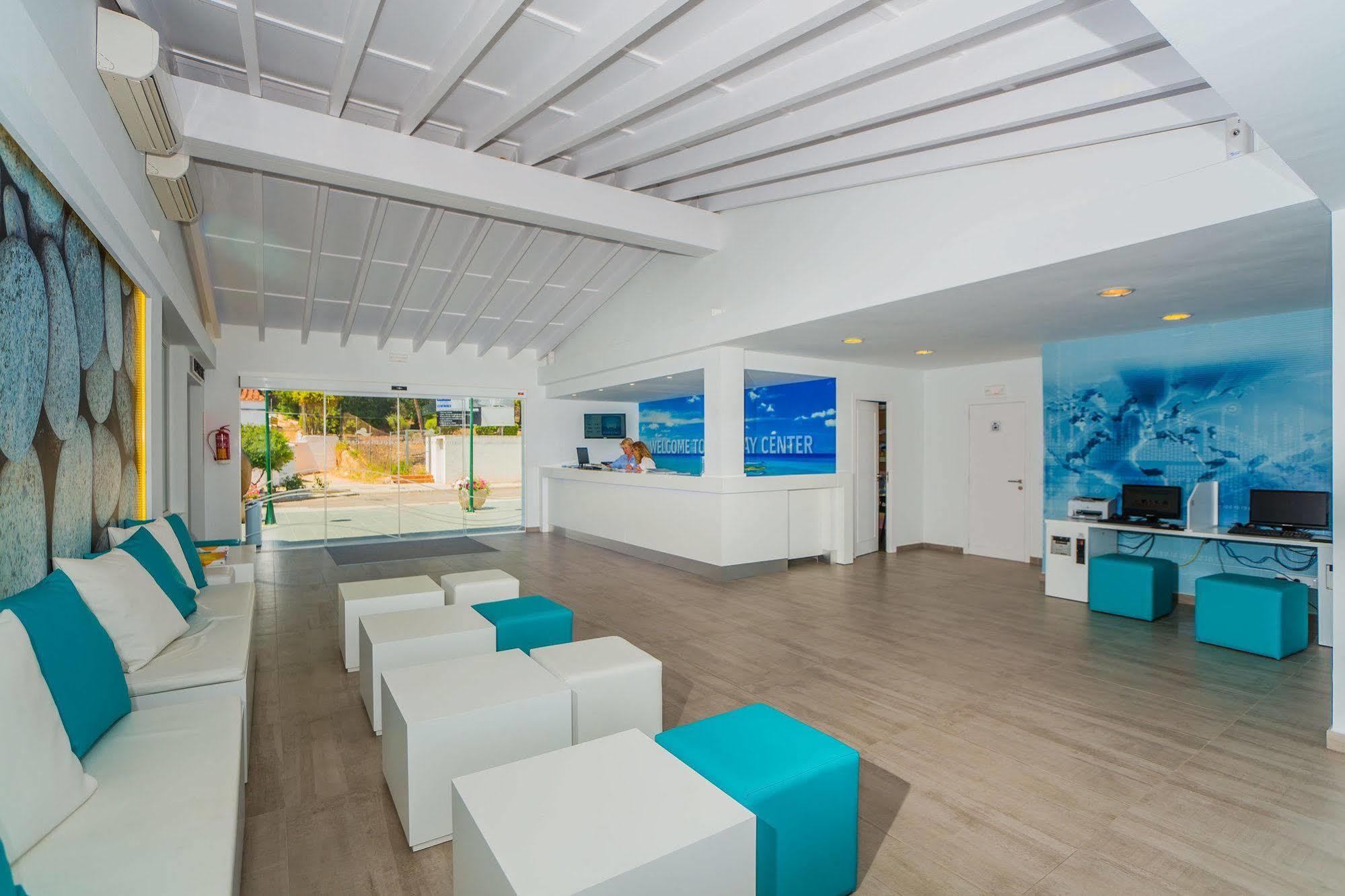 Aparthotel Center 3*